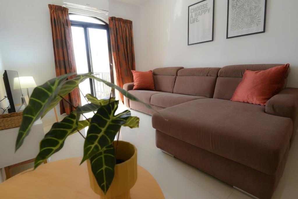 Seafront Duplex Penthouse With Terrace Overlooking Xlendi Bay Buitenkant foto