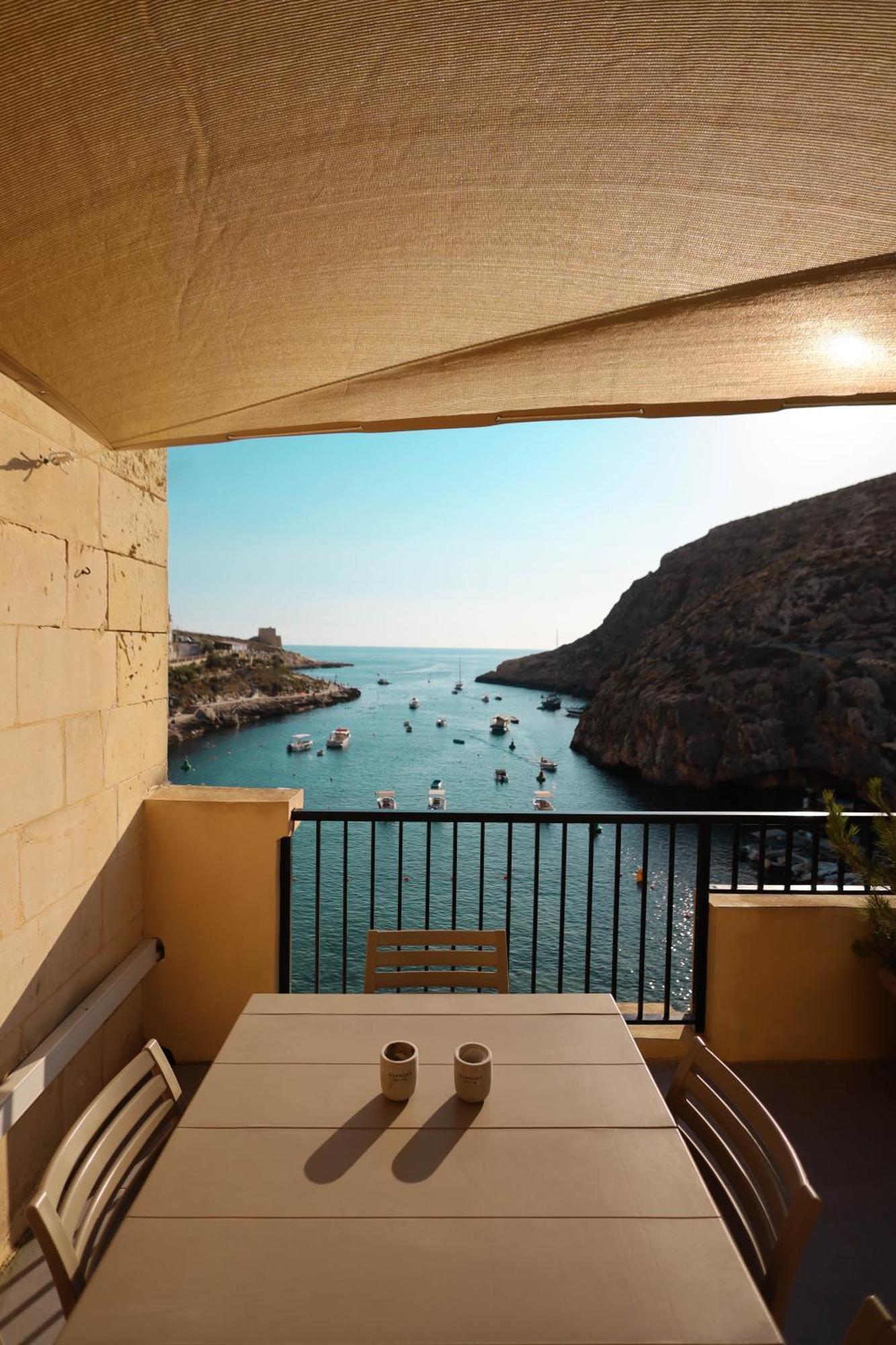 Seafront Duplex Penthouse With Terrace Overlooking Xlendi Bay Buitenkant foto