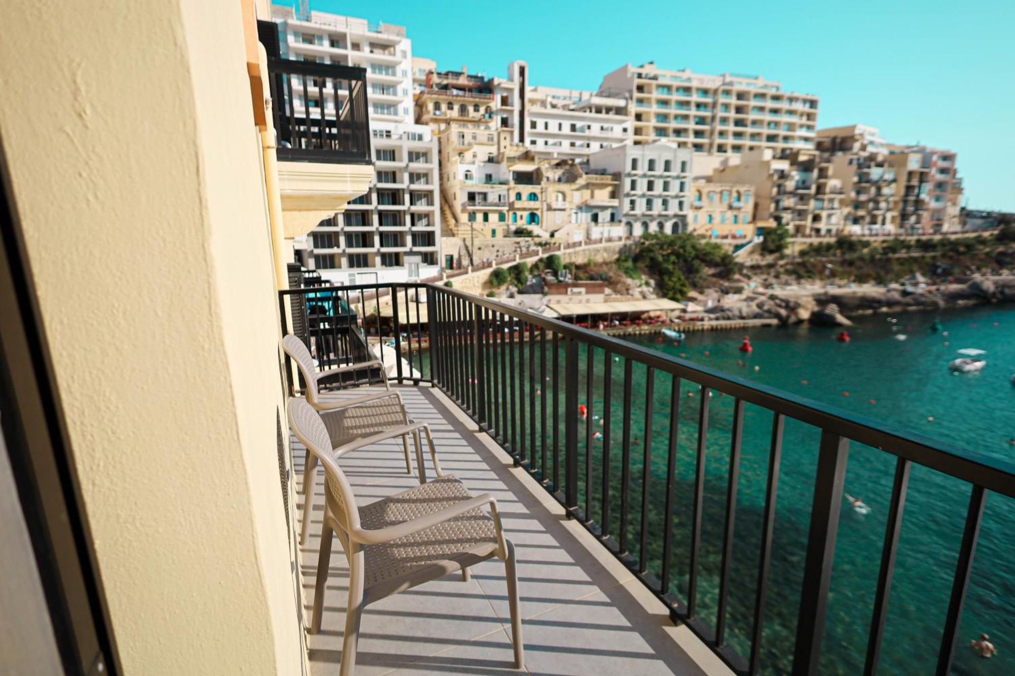 Seafront Duplex Penthouse With Terrace Overlooking Xlendi Bay Buitenkant foto