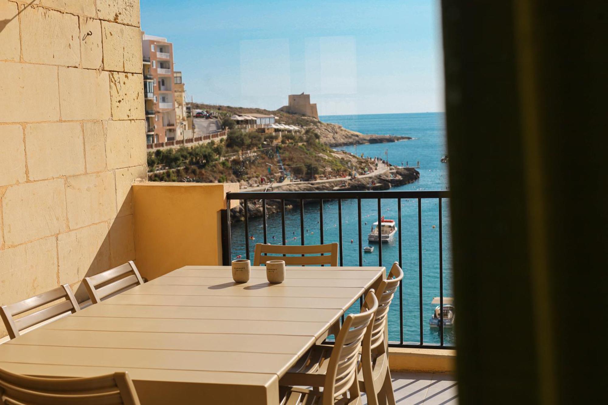 Seafront Duplex Penthouse With Terrace Overlooking Xlendi Bay Buitenkant foto